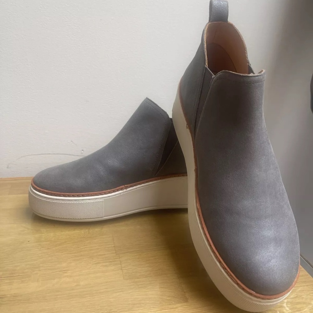 J/Slides Leather Platform Sneakers, Size 8.5